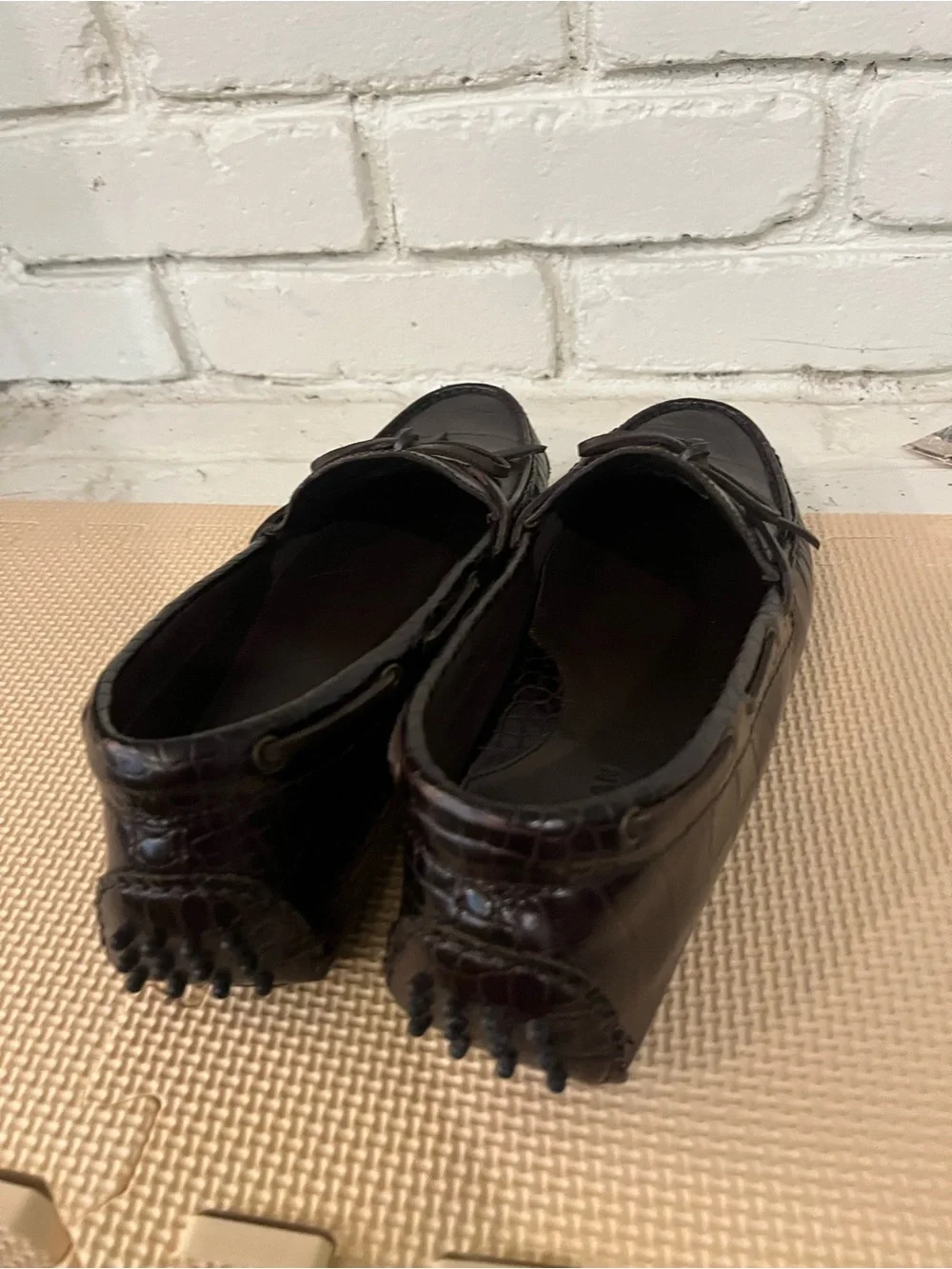 Cole Haan C28526 Gunnison Driver Dark Brown Leather Loafers with Bow 9.5